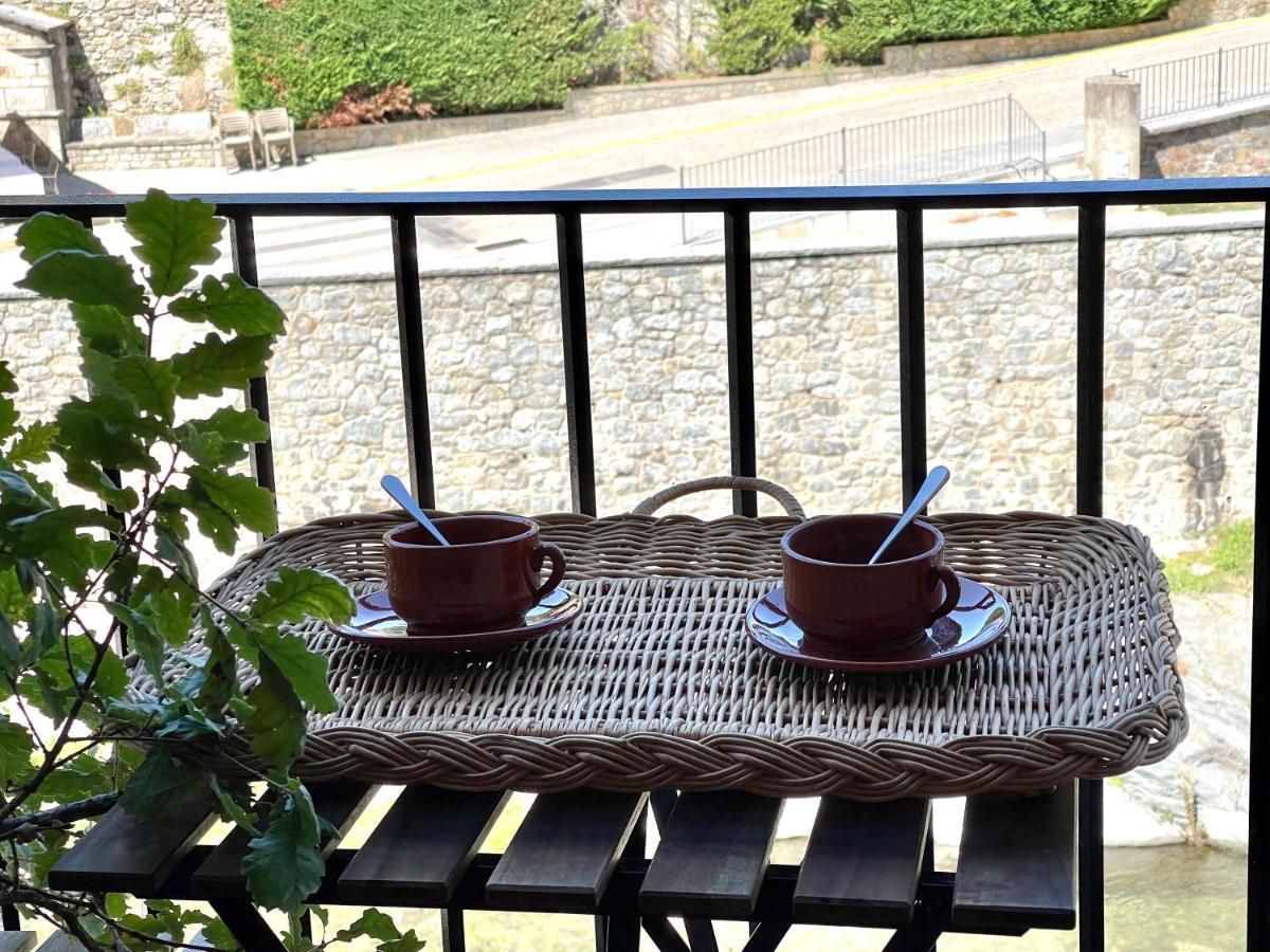 Apartamento Colgante Al Rio Con Vistas Al Puente 坎普罗东 外观 照片
