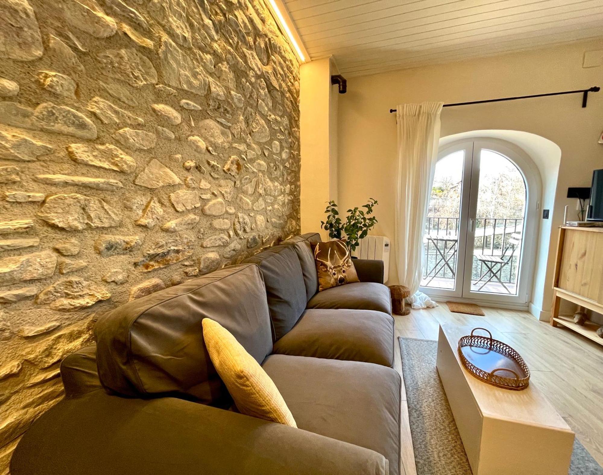 Apartamento Colgante Al Rio Con Vistas Al Puente 坎普罗东 外观 照片